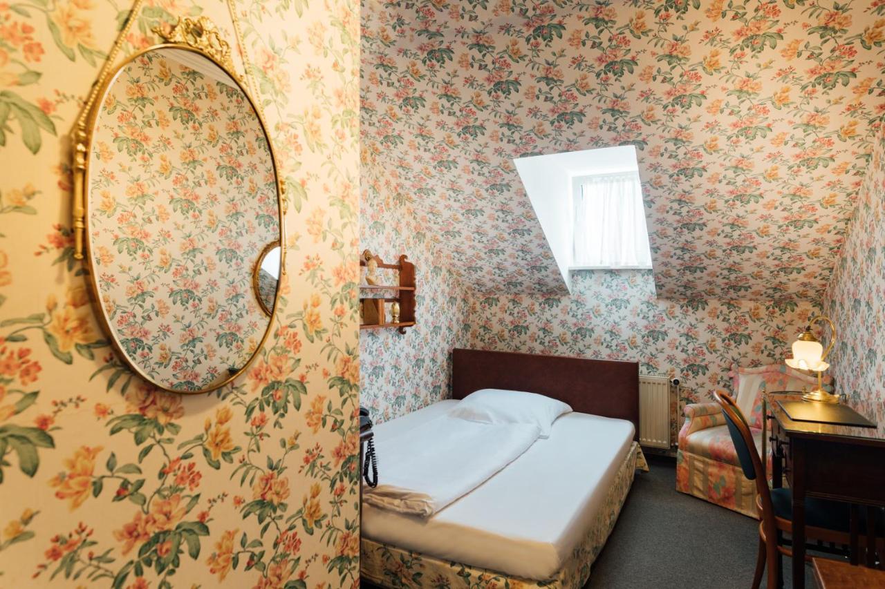 Das Kleine Hotel In Ruhiger Stadtlage Wiesbaden Extérieur photo